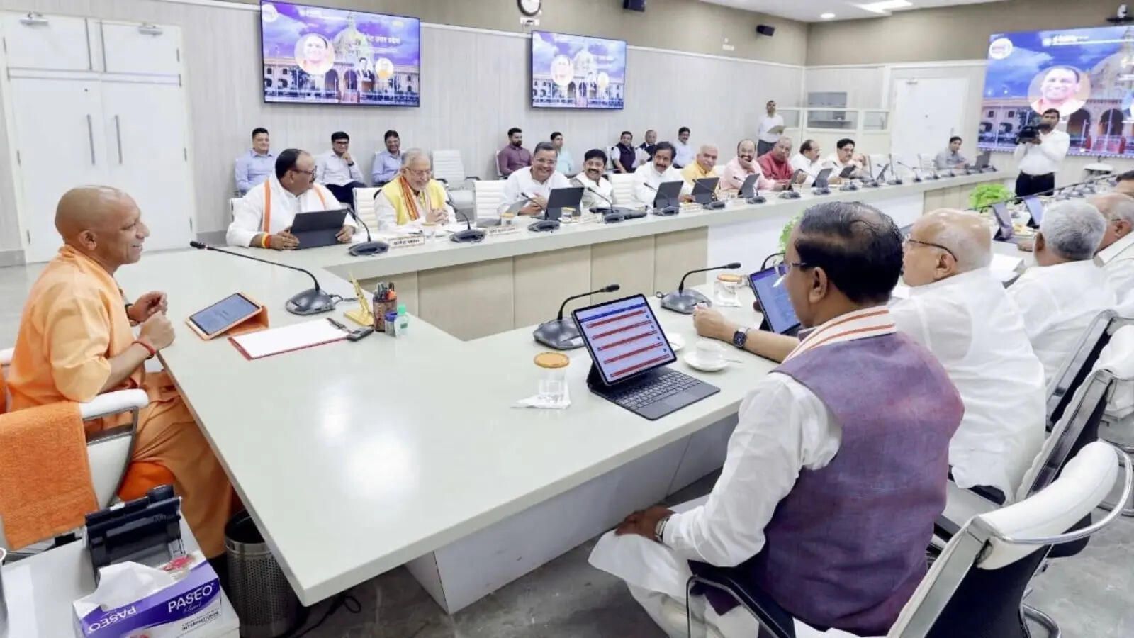 उत्तर प्रदेश सरकार ने पंचायत चुनावों से पूर्व ओ बी सी आरक्षण के लिए नए आयोग के गठन को कैबिनेट की मंजूरी दी