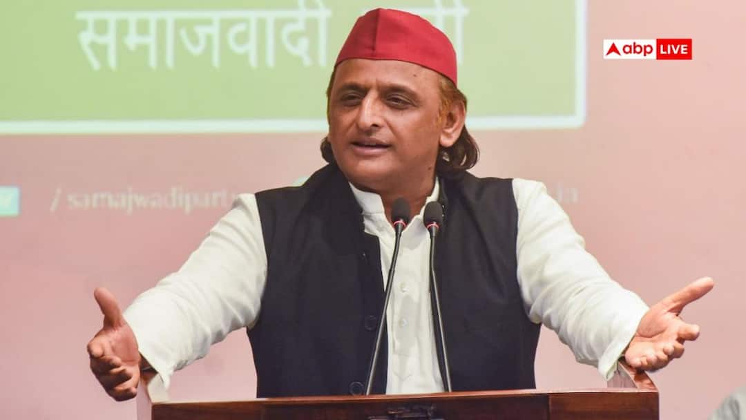 योगी आदित्यनाथ के नमाज पर बयान पर अखिलेश यादव की प्रतिक्रिया, कहा जगह कम है