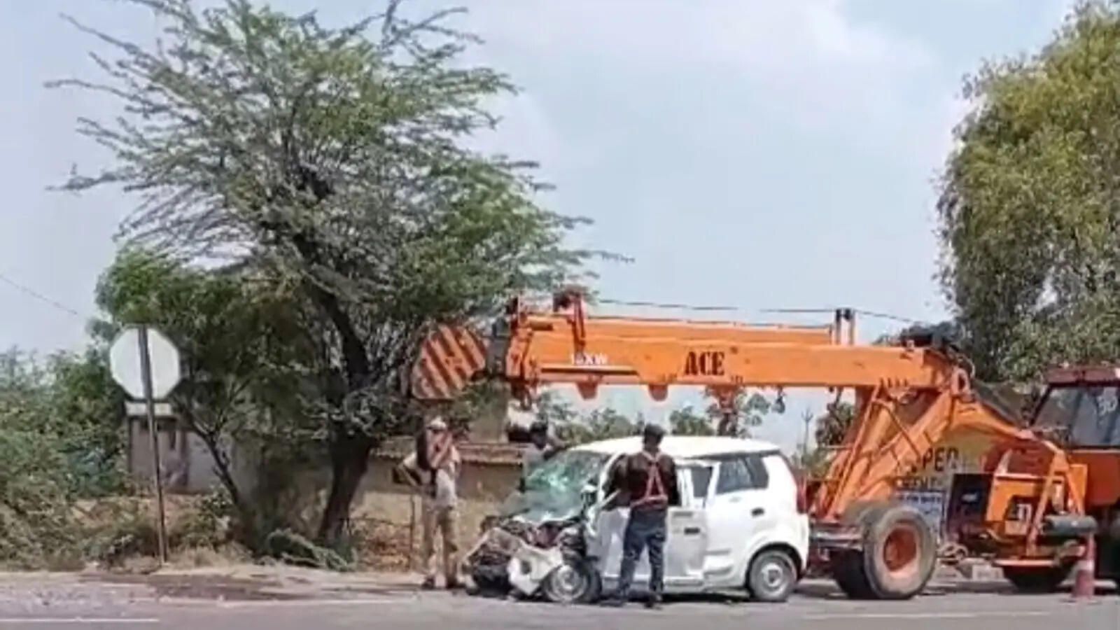कानपुर-सागर हाईवे पर भीषण सड़क हादसे में चार की मौत, महिला सहित
