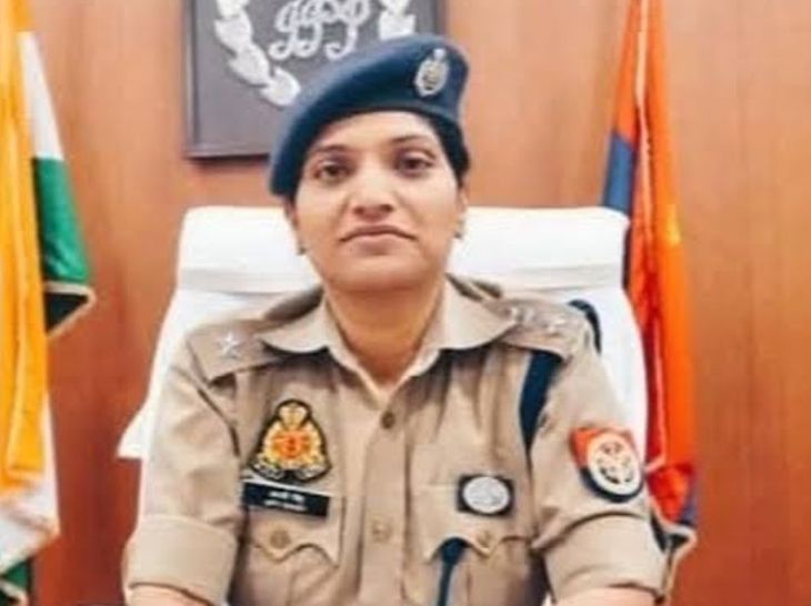 फर्रुखाबाद में कानून व्यवस्था सुधारने के उद्देश्य से एसपी द्वारा 18 पुलिसकर्मियों को किया गया लाइन हाजिर