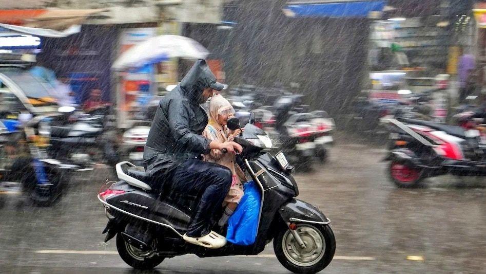 उत्तर प्रदेश में मानसून की वापसी: 25 से 27 सितंबर तक कई जिलों के लिए भारी बारिश का ऑरेंज और येलो अलर्ट जारी, 60 किलोमीटर प्रति घंटा की रफ्तार से चलने वाली हवाओं की चेतावनी