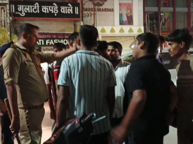 आधी रात लखनऊ में प्रदर्शनकारियों ने सड़क जाम, पोल टूटने से 72 घंटे तक बाधित