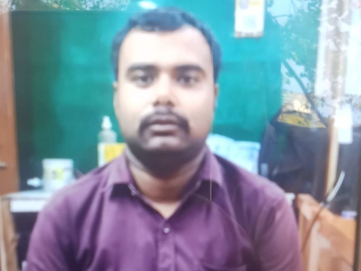फर्रुखाबाद में रेलवे ट्रैक पर युवक का शव बरामद: पुलिस ने पोस्टमार्टम के लिए भेजा, परिजनों में शोक की लहर