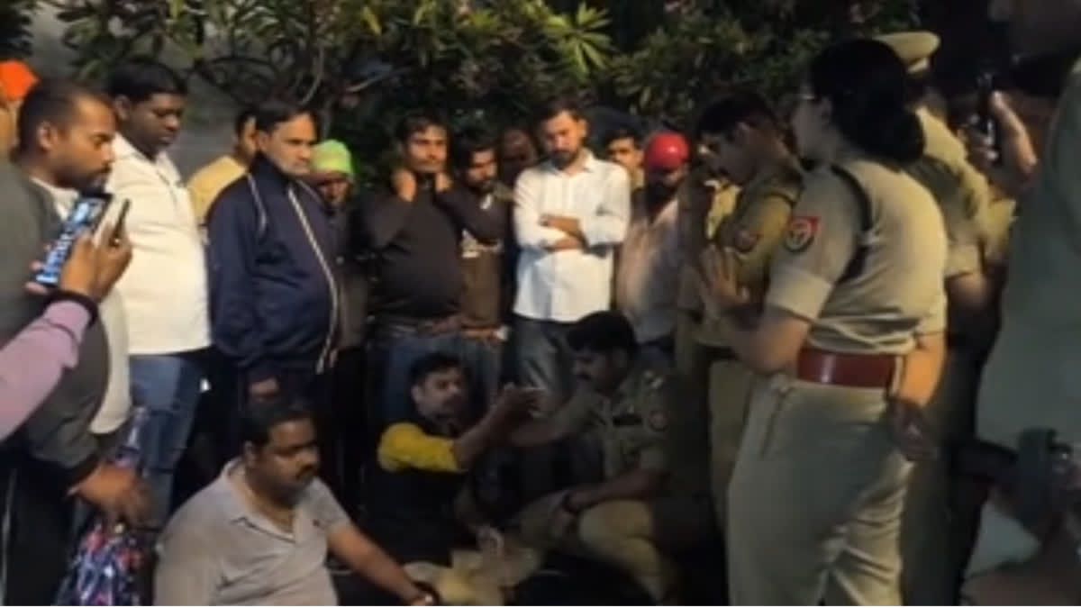 कानपुर में 400 लोगों के धर्मांतरण का गंभीर आरोप, हिंदू संगठनों द्वारा किया गया भारी विरोध प्रदर्शन, सुरक्षा के मद्देनजर चार थानों की पुलिस फोर्स तैनात