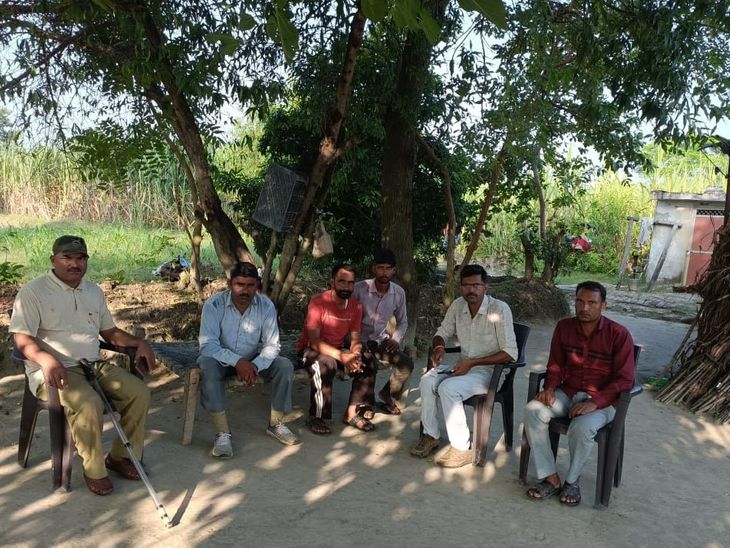 लखीमपुर में तेंदुए के हमले से दहशत: बछड़े को बनाया शिकार, वन विभाग ने सुरक्षा के लिए पिंजरा लगाया
