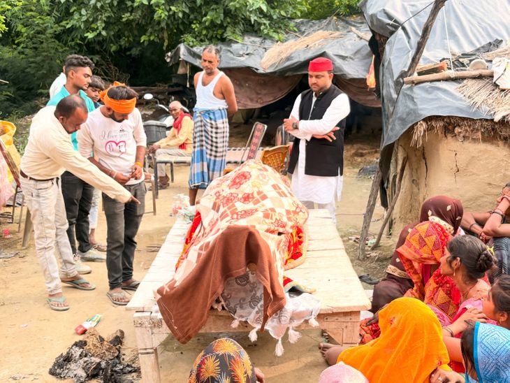 हरचंदपुर में सपा विधायक का पीड़ित परिवार से संवाद, आर्थिक सहायता का आश्वासन