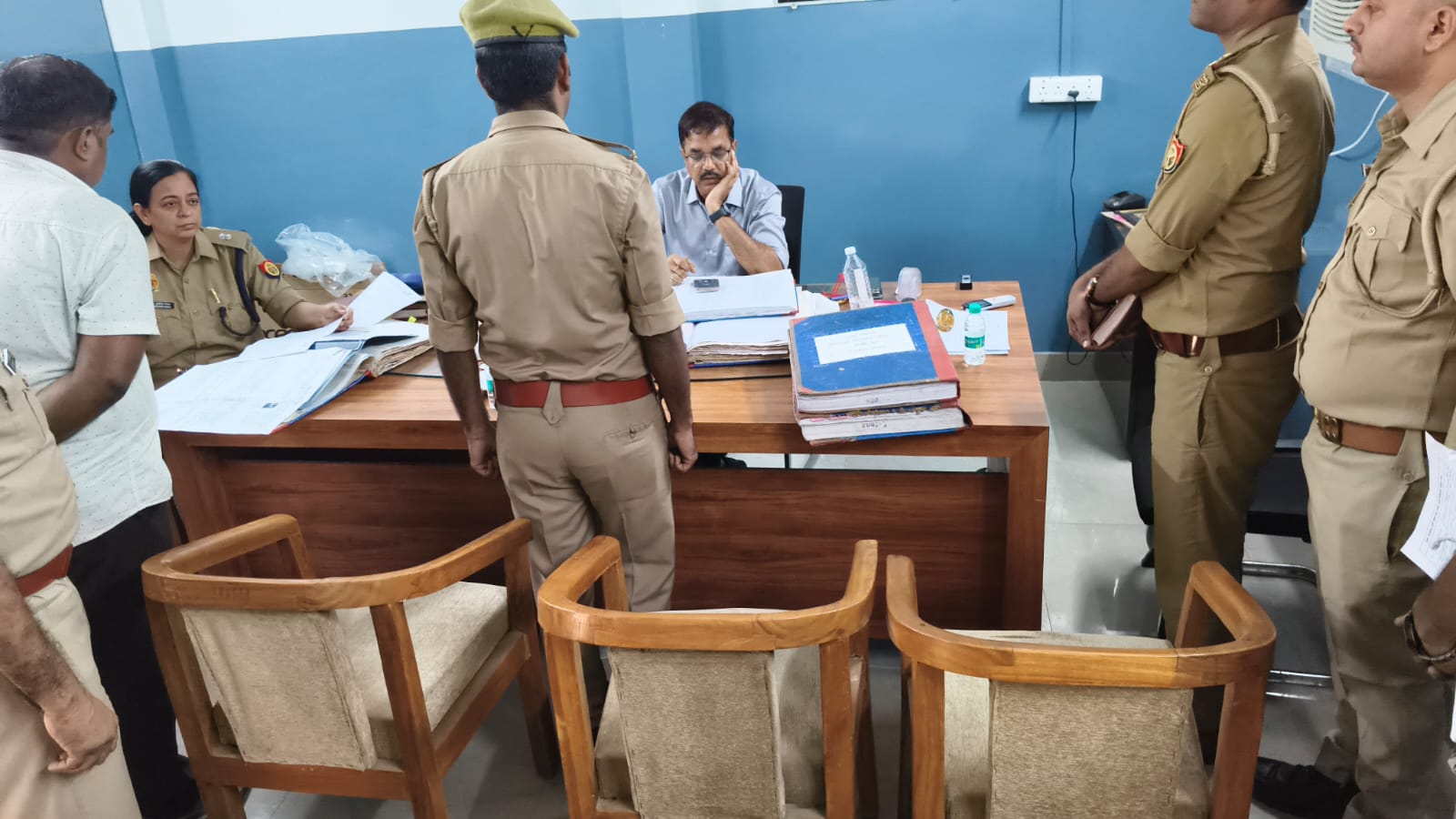 डीसीपी सेंट्रल ने किया कर्नलगंज थाने का औचक निरीक्षण, पुलिसकर्मियों को दिए आवश्यक निर्देश