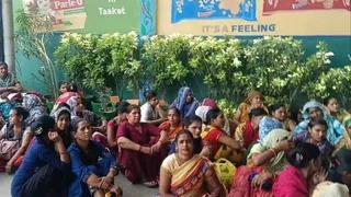 कानपुर की फैक्ट्रियों में वेतन वृद्धि और काम के घंटों की मांग पर विरोध