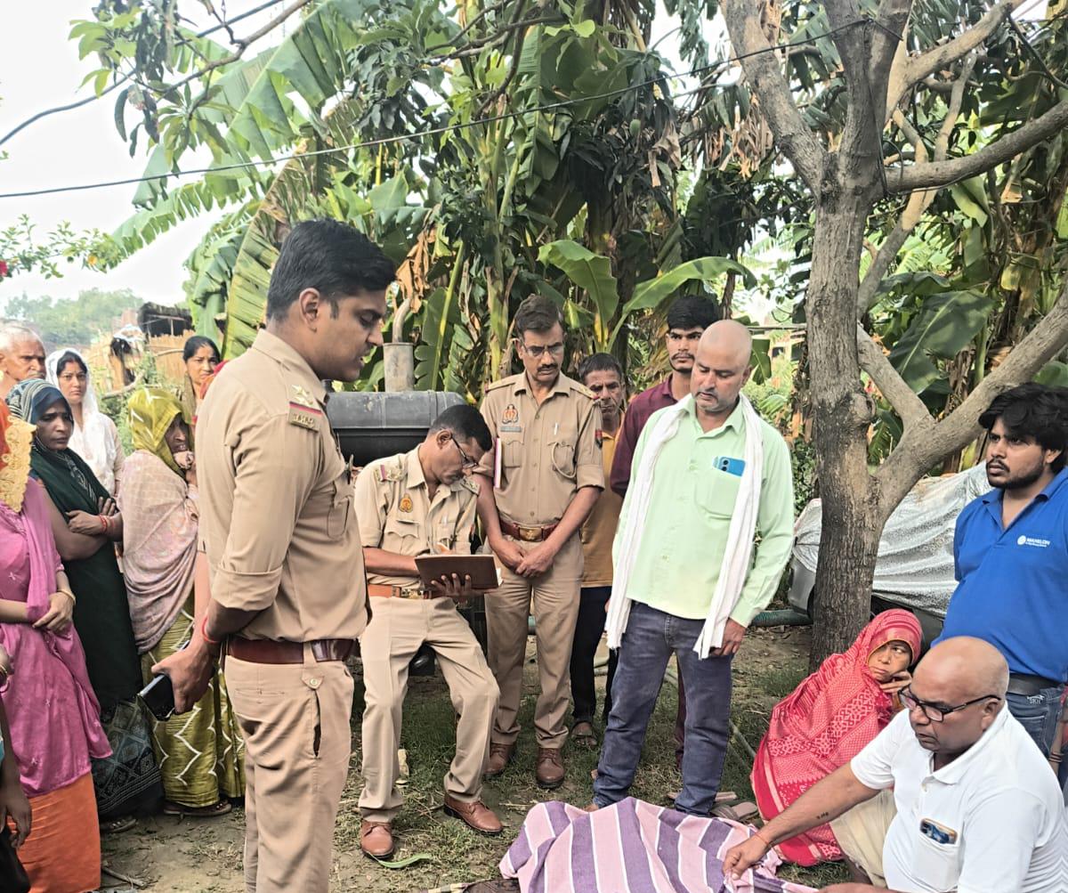 फर्रुखाबाद :पीआरडी जवान ने आम के पेड़ पर फंदा लगा कर दी जान, परिवार में मंचा कोहराम