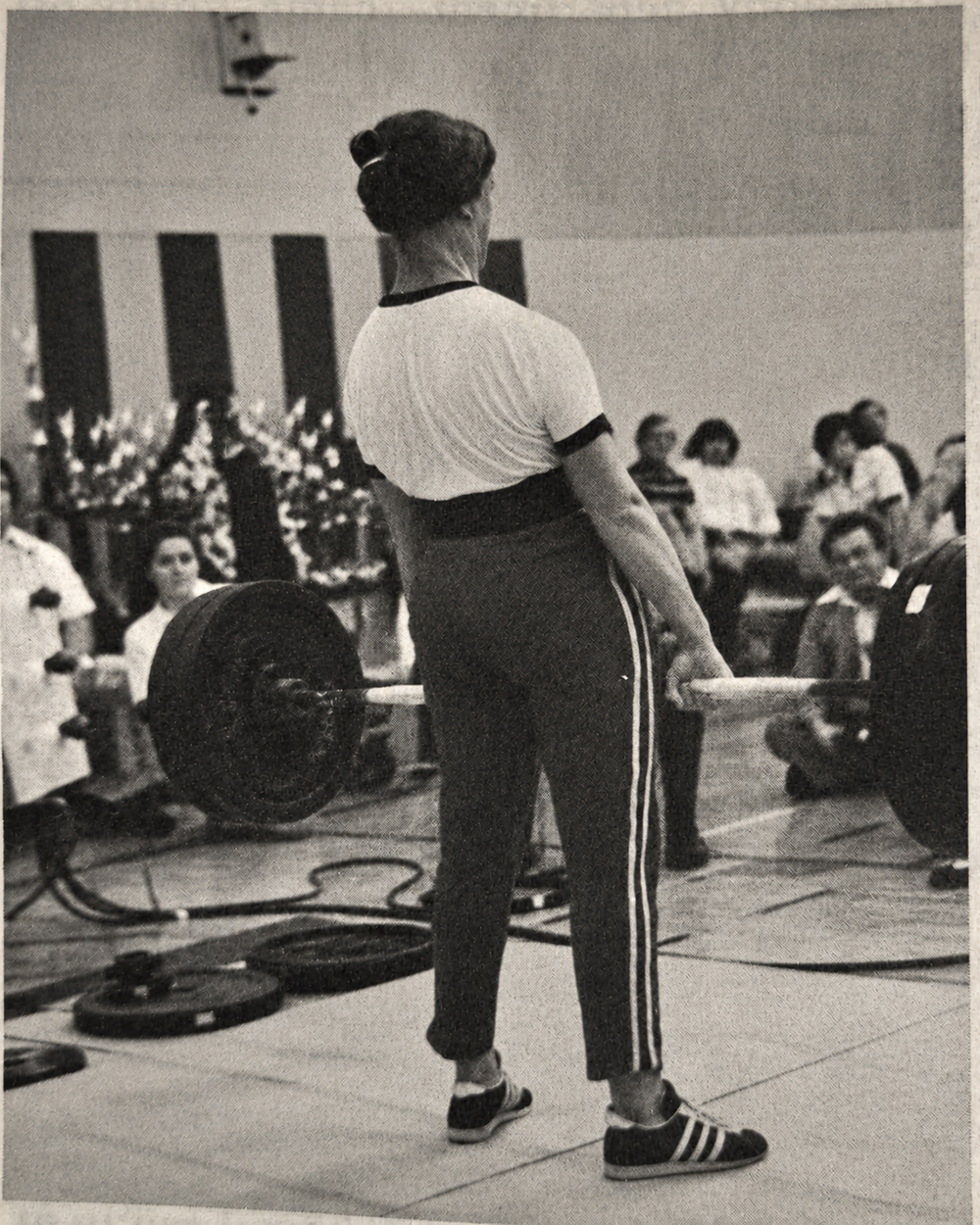 Jan Todd Deadlifting 394,5 lbs for a world record