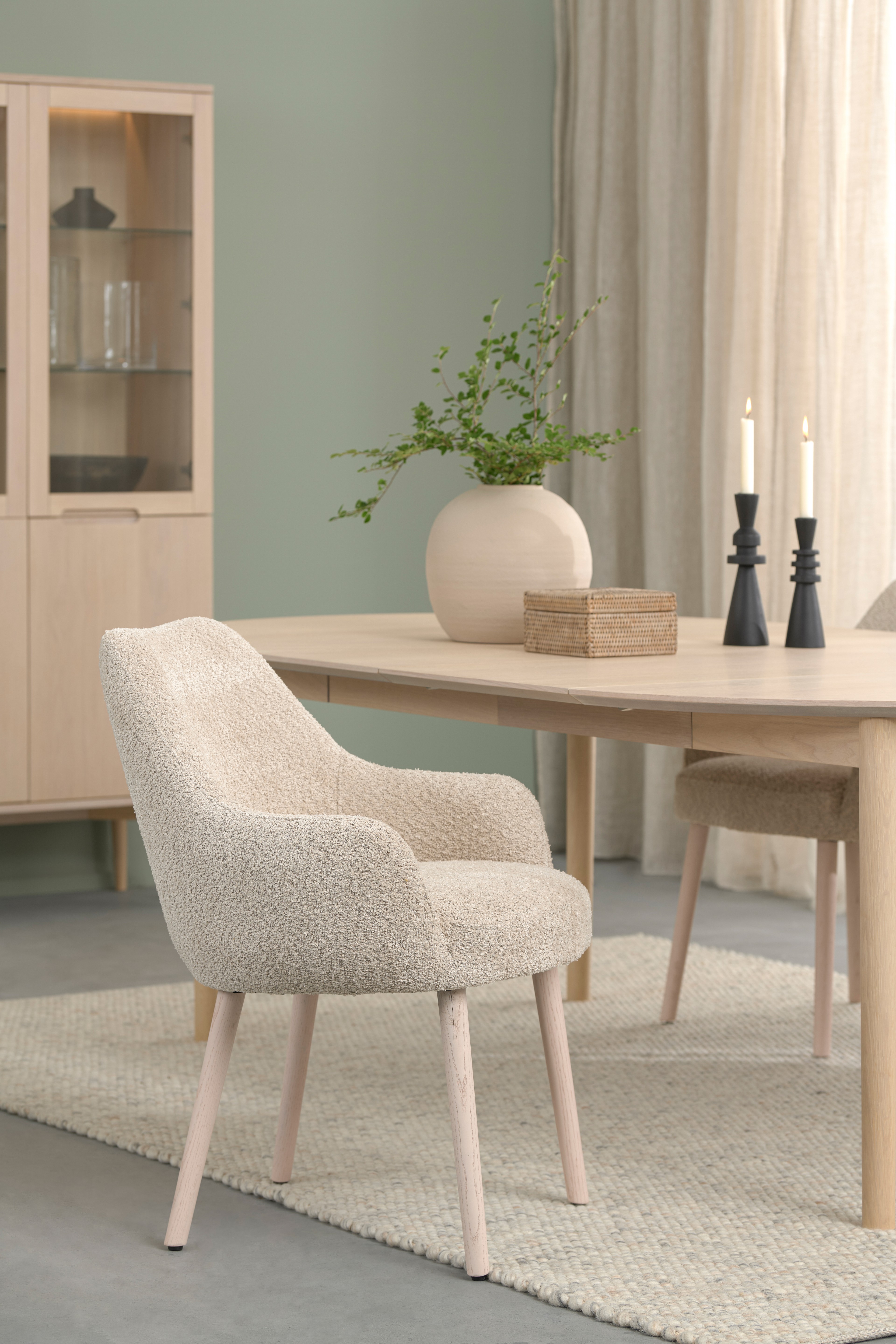 Theo spisestol fra Fagmøbler