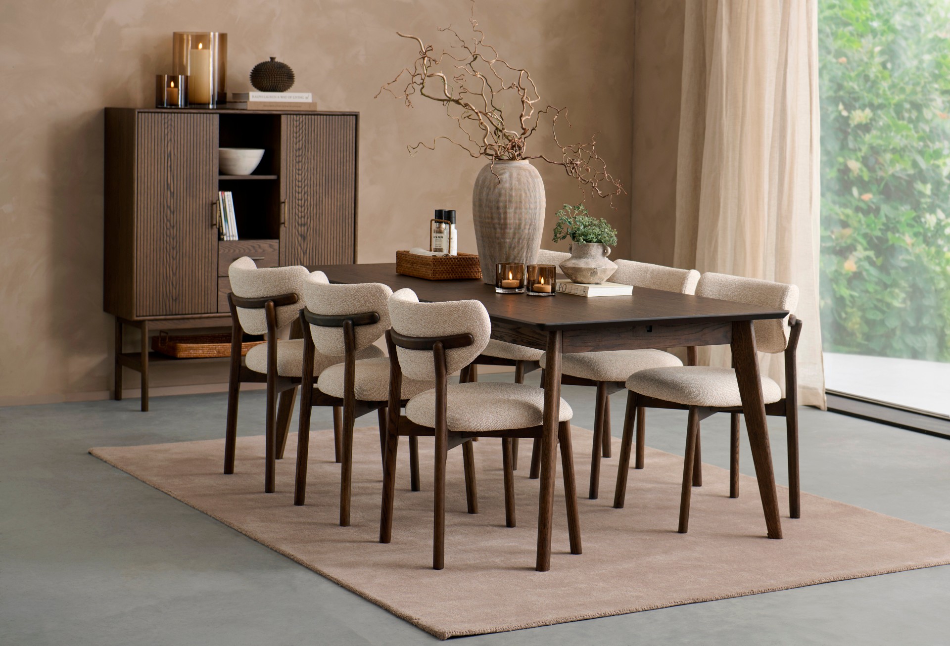 På tide med ny spisestue?