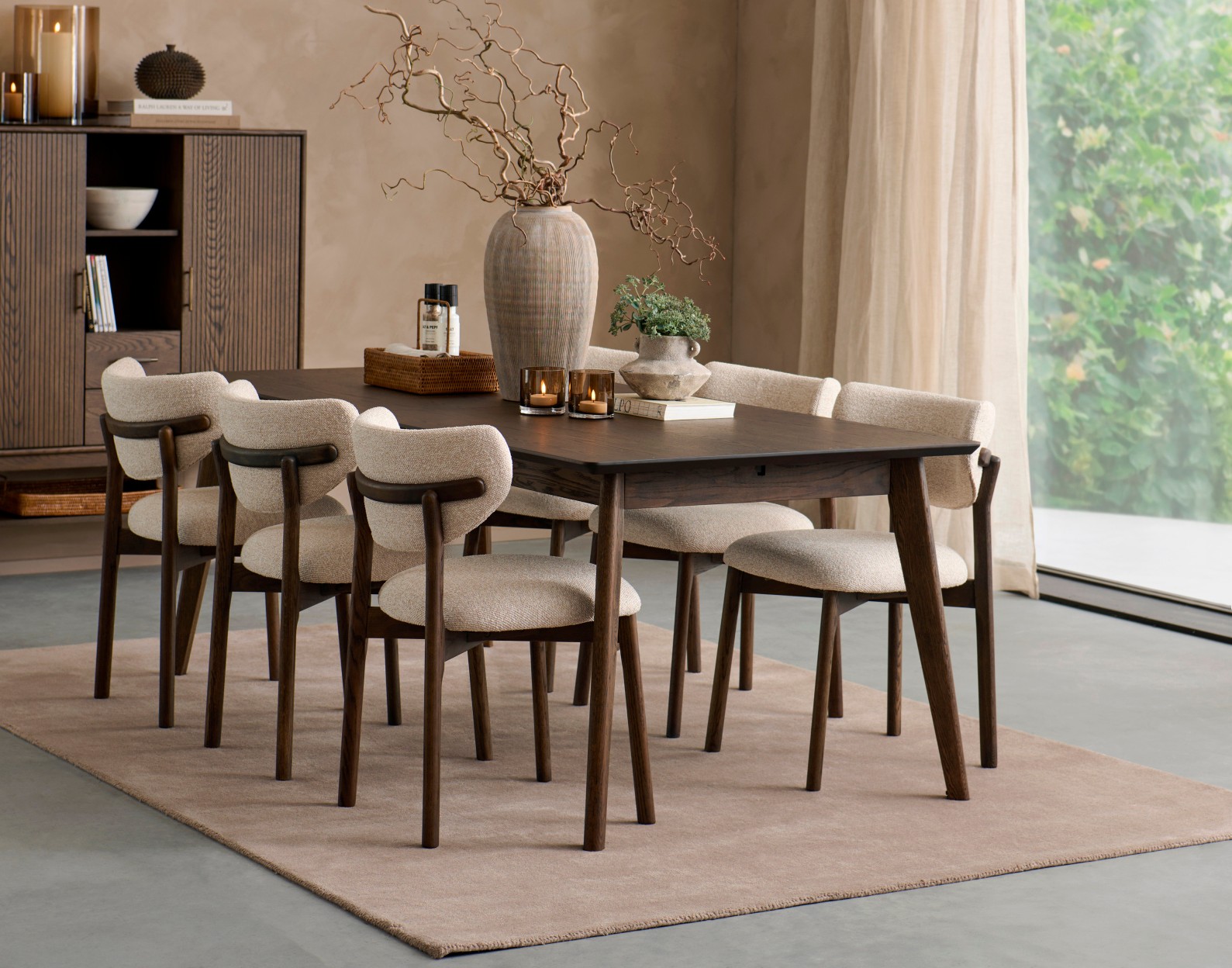 På tide med ny spisestue?