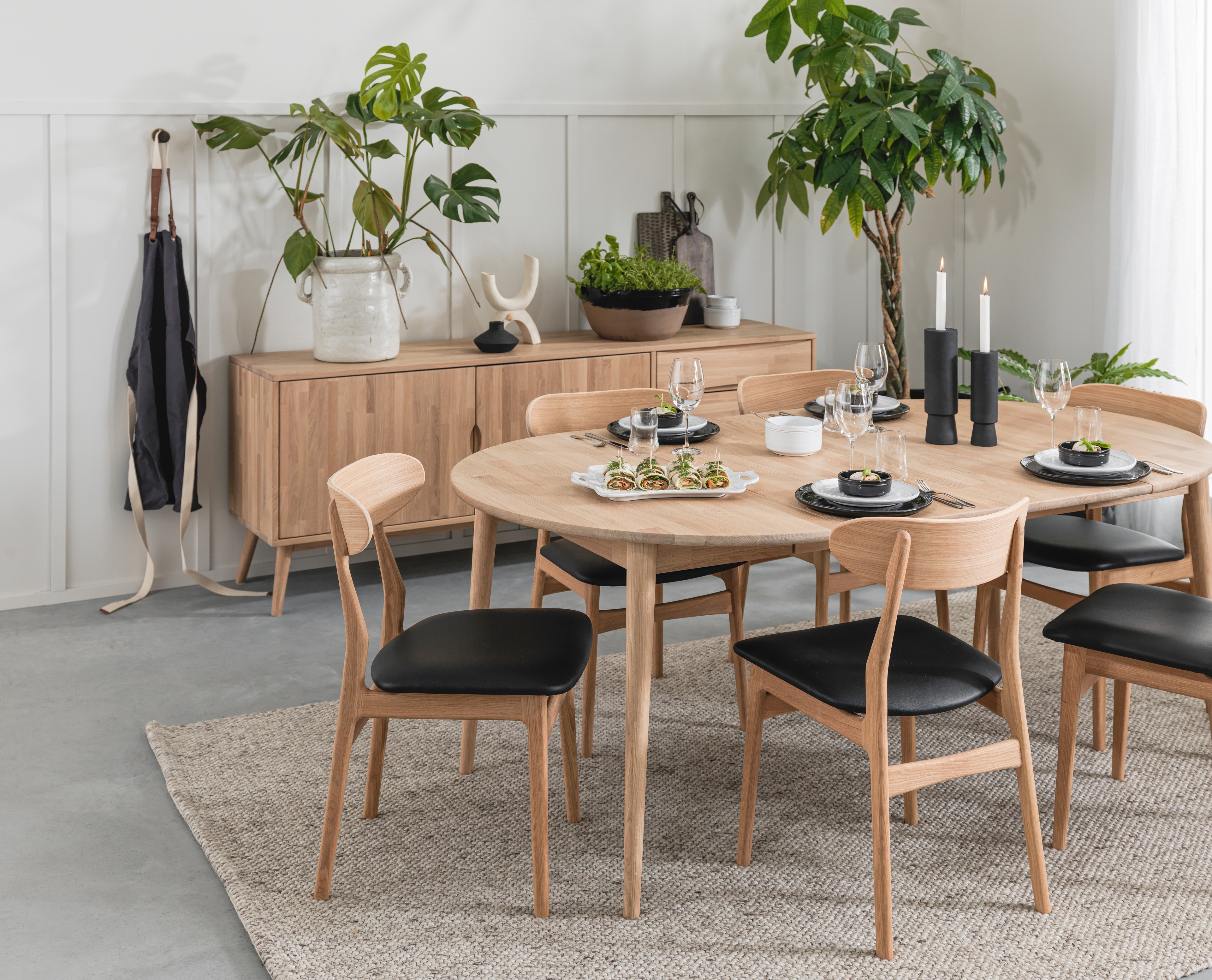 Linden rundt spisebord fra Fagmøbler