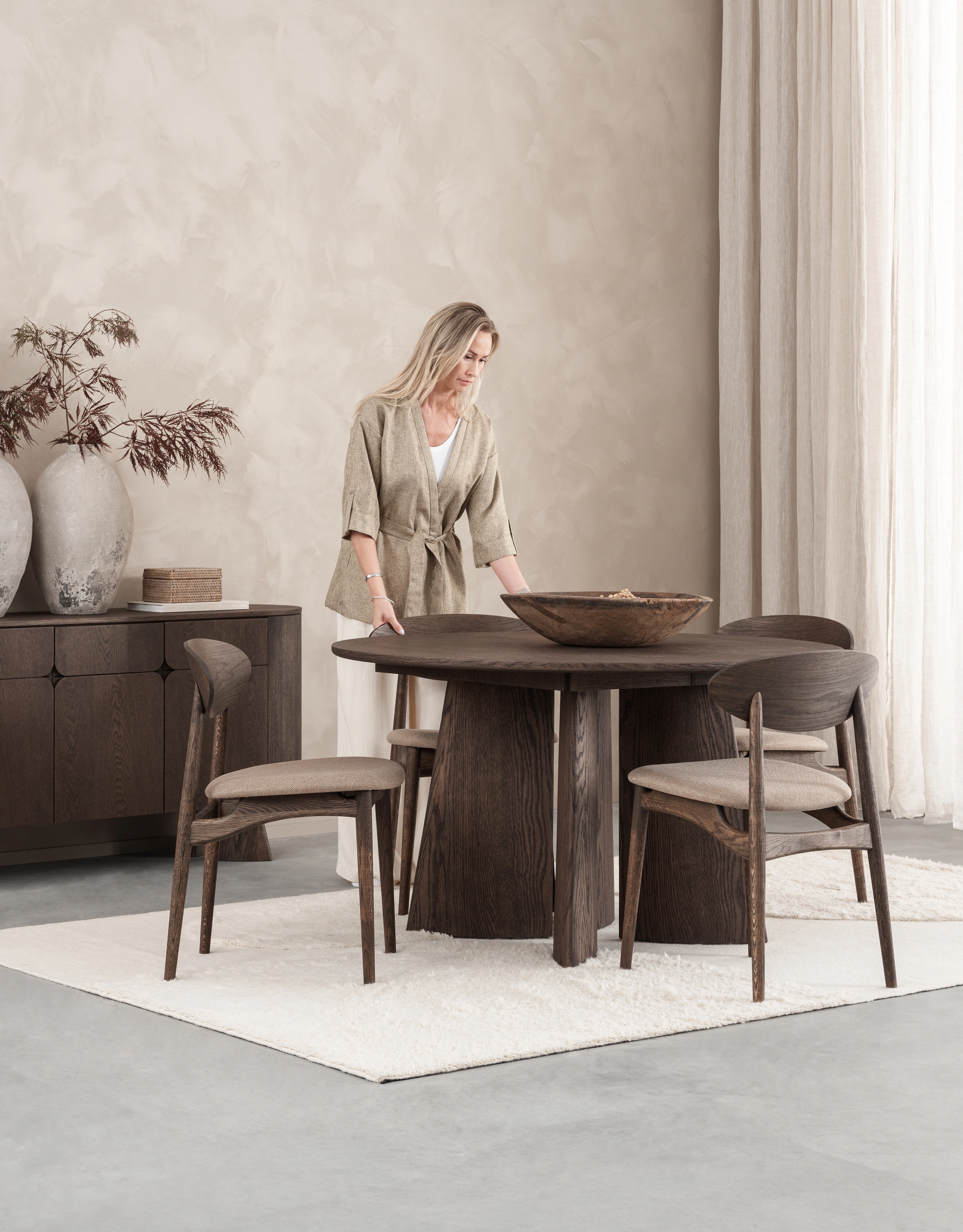 Japandi spisestuemøbler