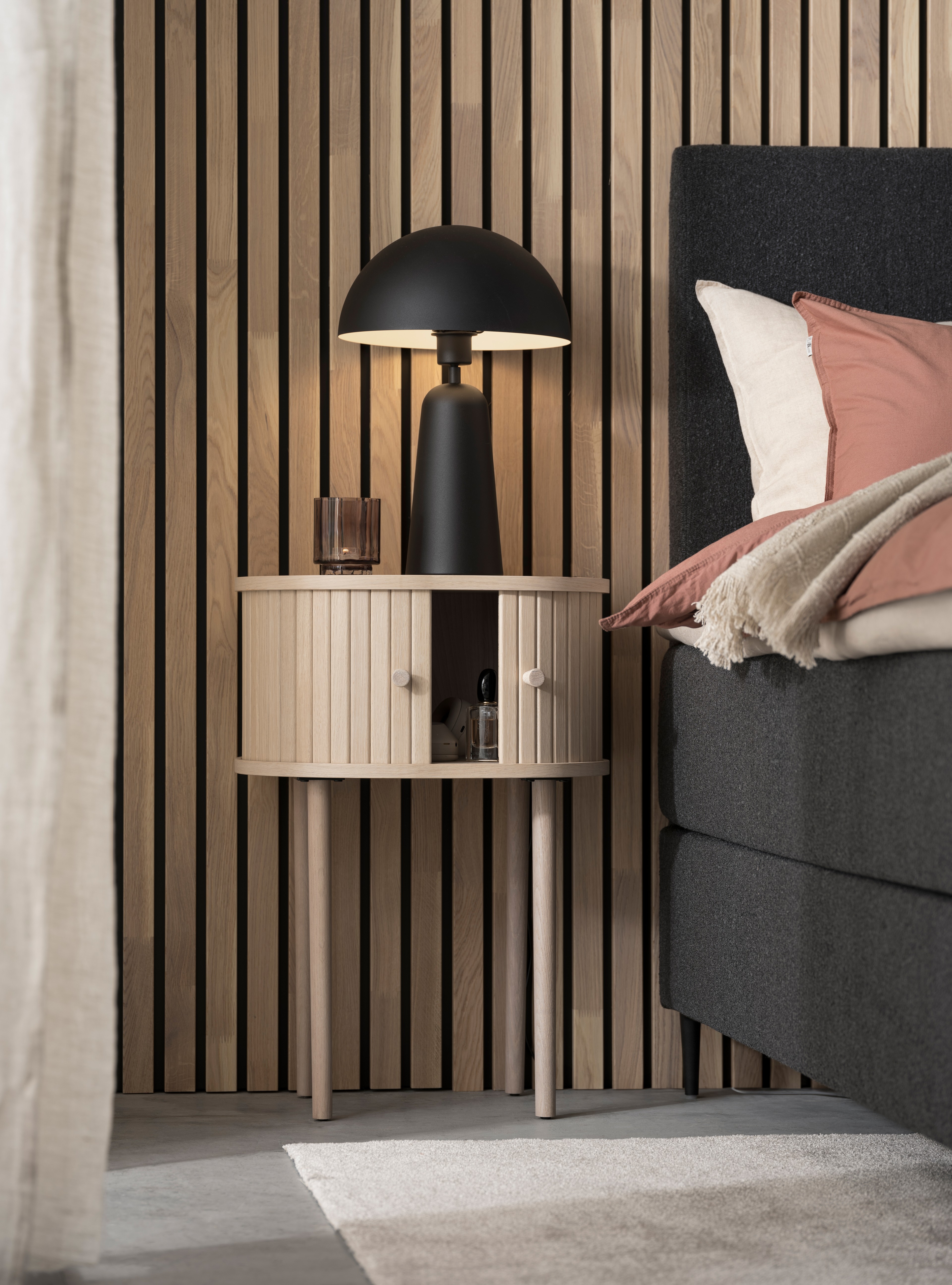 Slide nattbord fra Fagmøbler