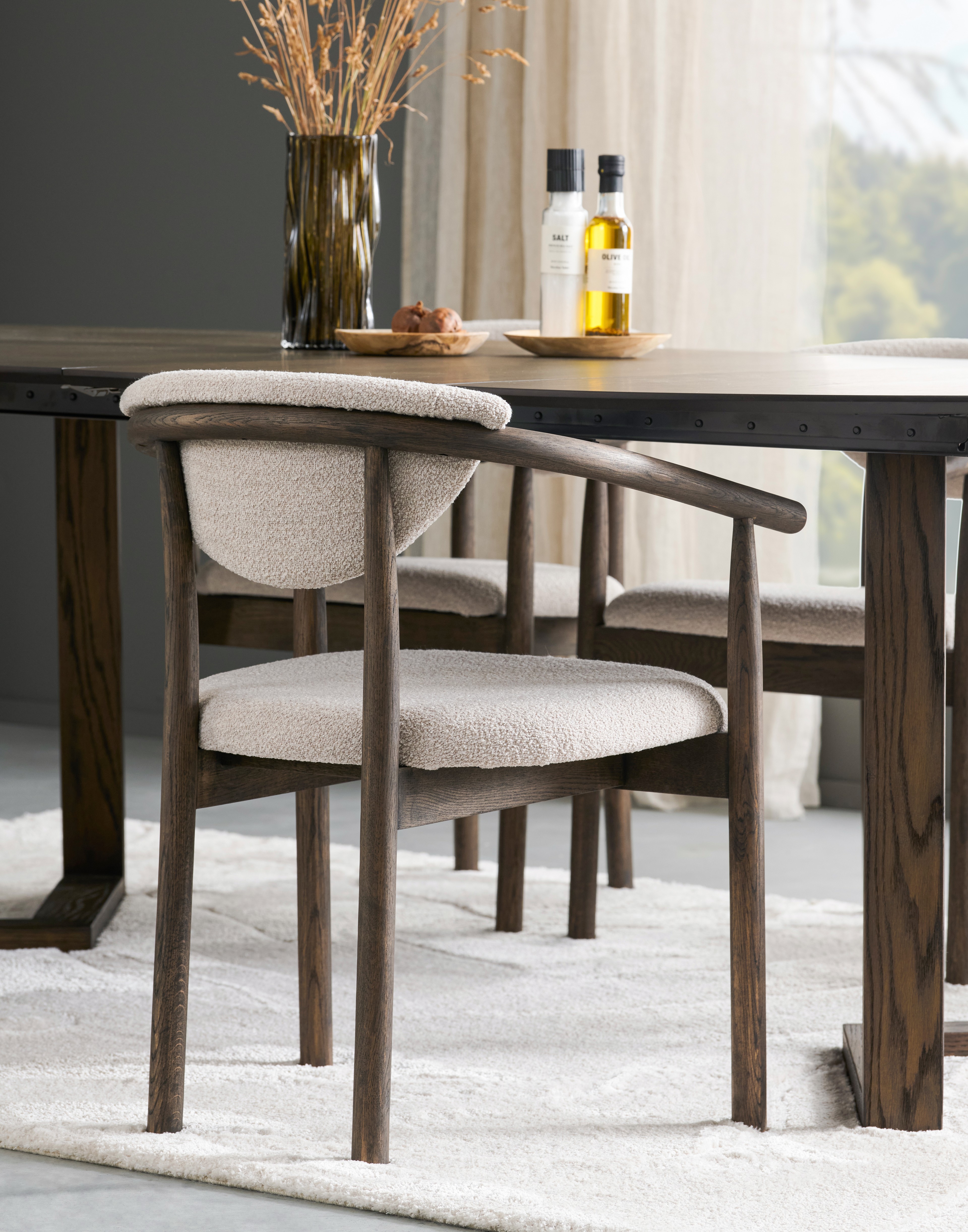 Inntil 50% på spisestoler