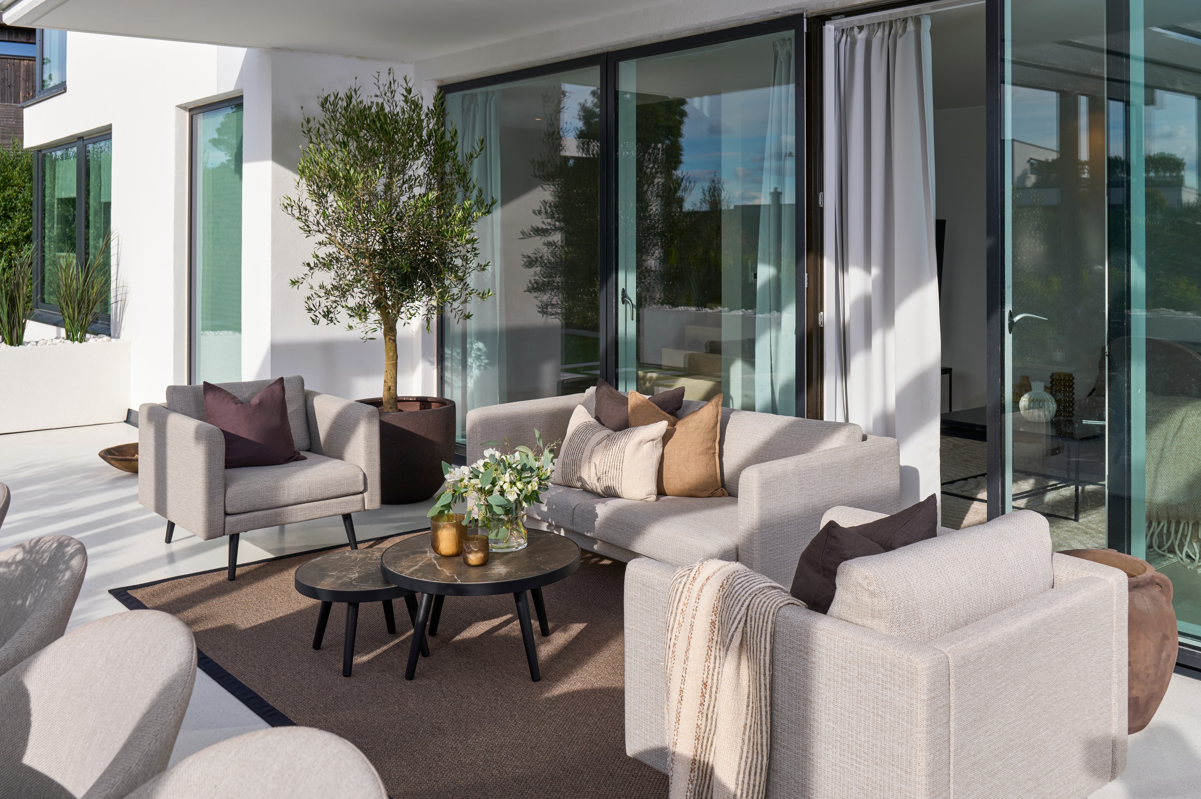 Hjellegjerde hagemøbler