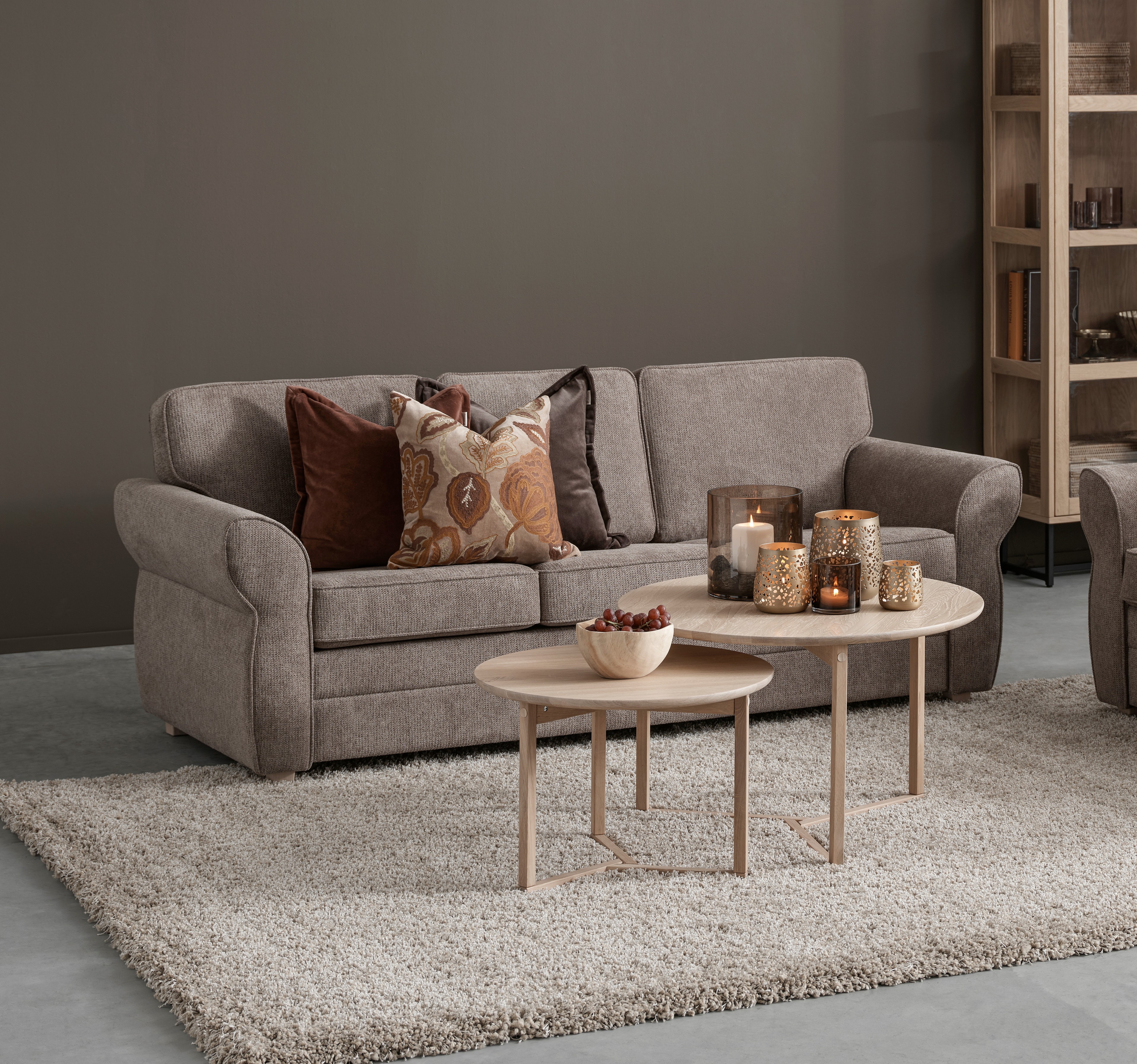 på sofa