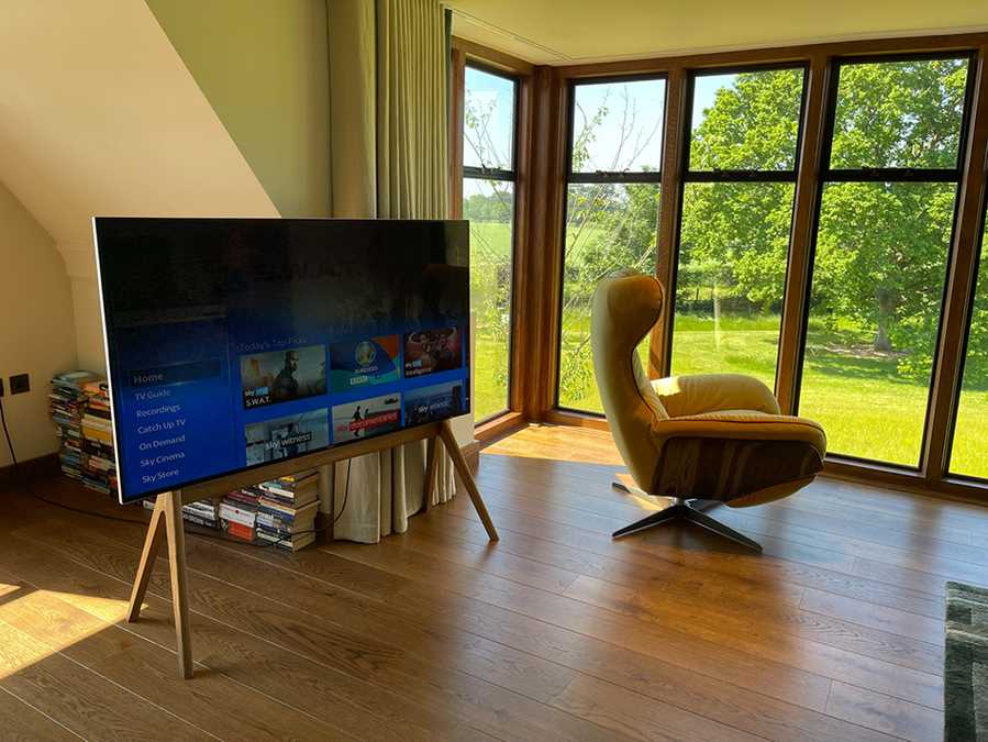 Contemporary interior design meets state-of-the-art audio visual technology Contemporary interior design meets state-of-the-art audio visual technology