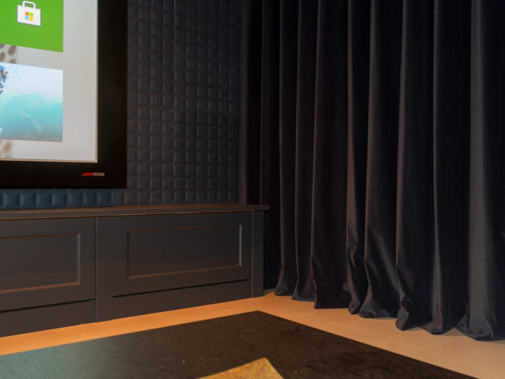 Acoustic treatment of the room including a front wall baffle ensures maximum performance from the audio kit Acoustic treatment of the room including a front wall baffle ensures maximum performance from the audio kit