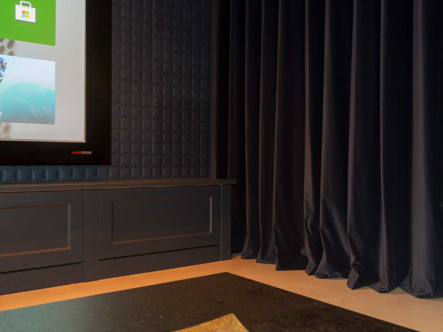 Acoustic treatment of the room including a front wall baffle ensures maximum performance from the audio kit