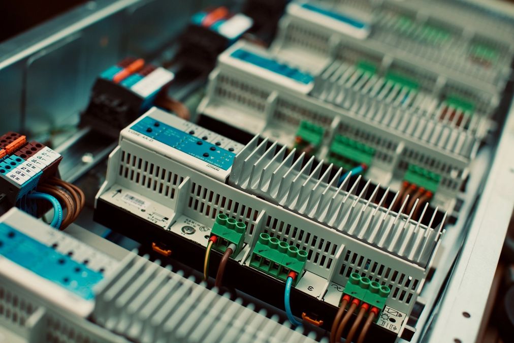 Install more devices and integrate them for your system to control Install more devices and integrate them for your system to control