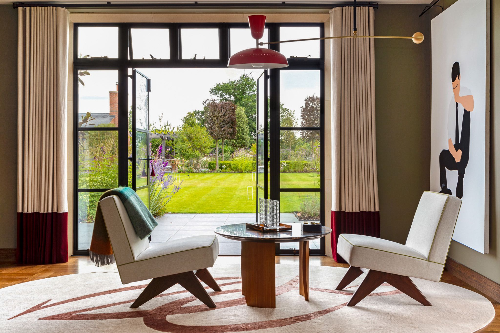 Contemporary interior design meets state-of-the-art audio visual technology Contemporary interior design meets state-of-the-art audio visual technology