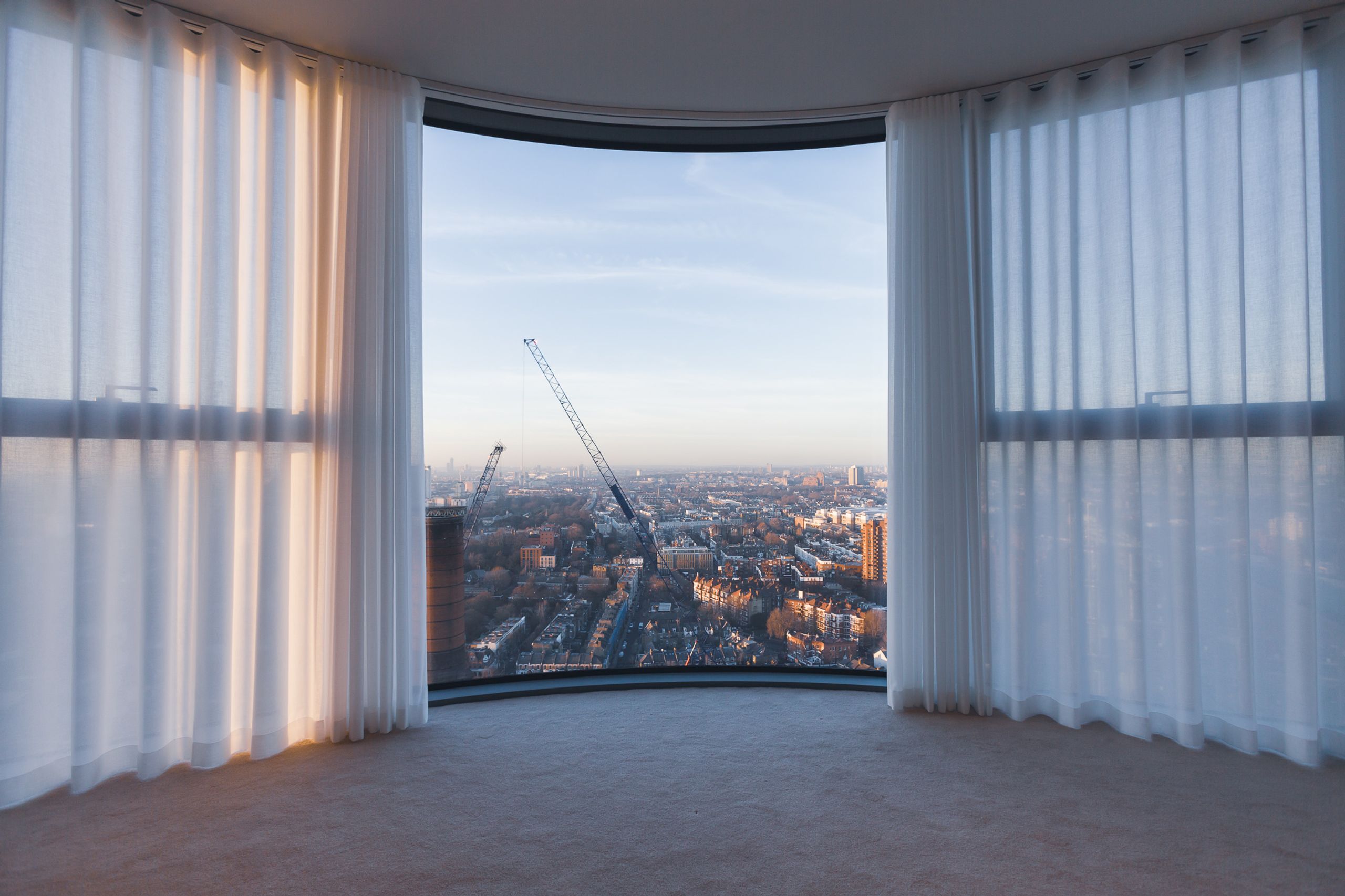 Lutron wave track motorised curtains 