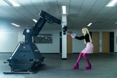 Chloe Cherry vs robot