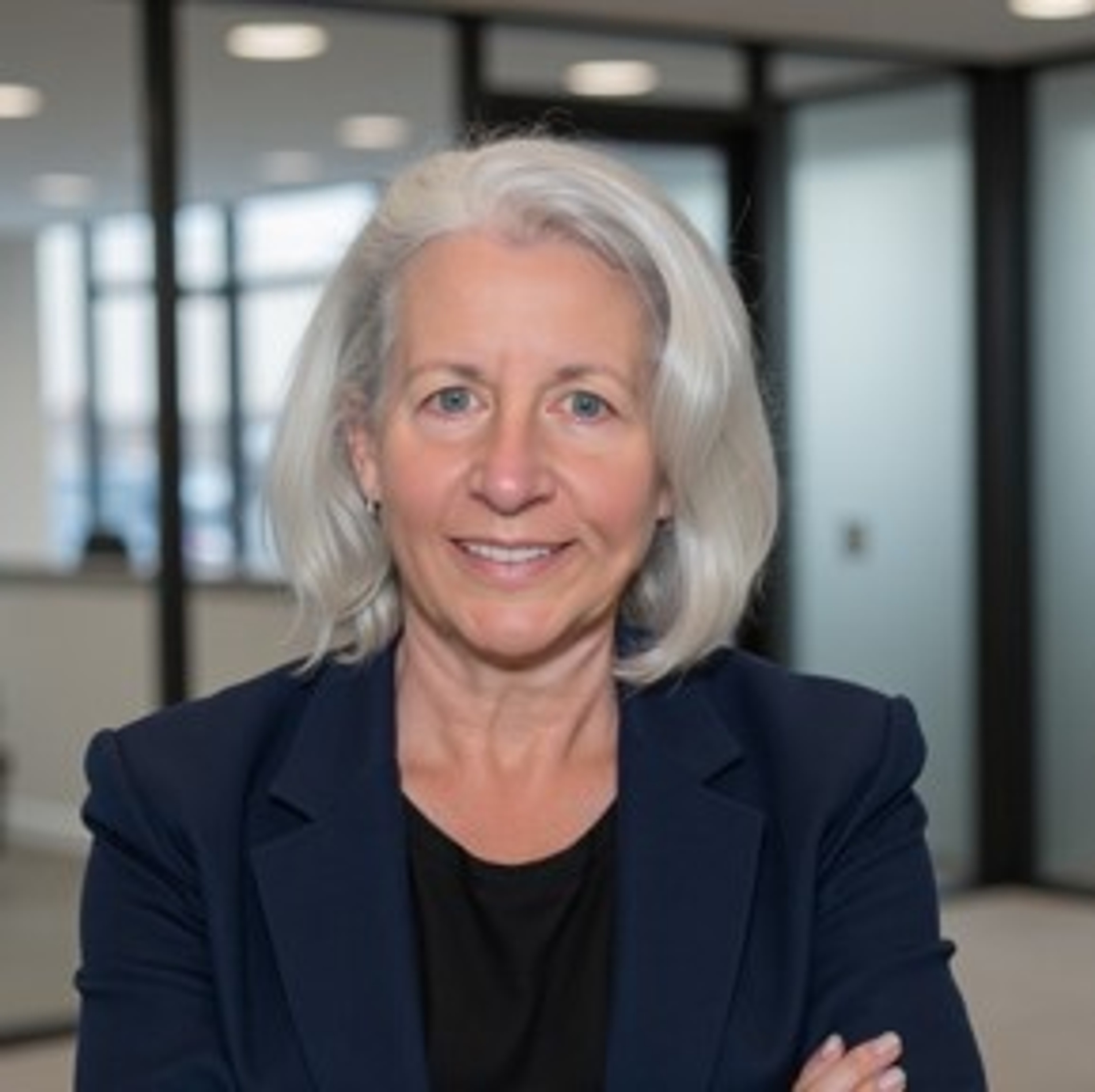 Headshot of Lisa Robinson