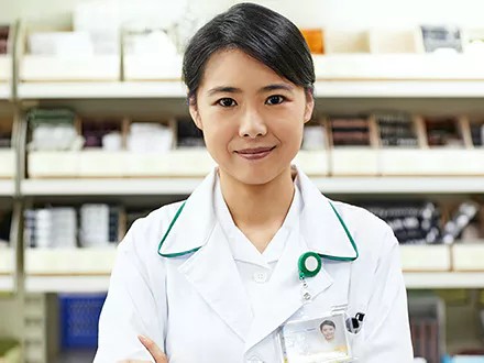 Healthcare professional using good data governance.