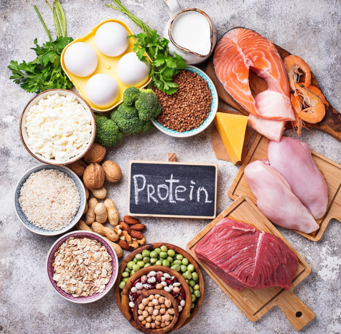 (Alt text: Dehydrated fresh food packaging featuring single-protein options)