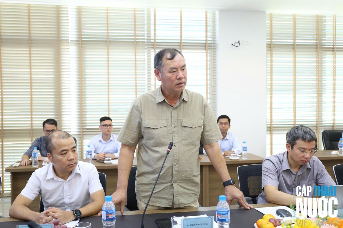 Ông Trần Văn Dương - Tổng Giám đốc Công ty CP Cấp nước Hải Phòng chia sẻ về công nghệ xử lý nước mới.