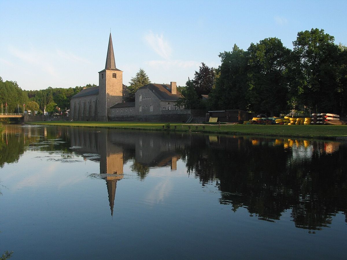 De kerk van Hotton aan de Ourthe