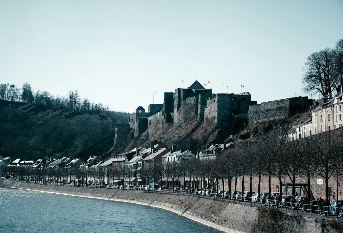 Het kasteel van Bouillon boven de Semois