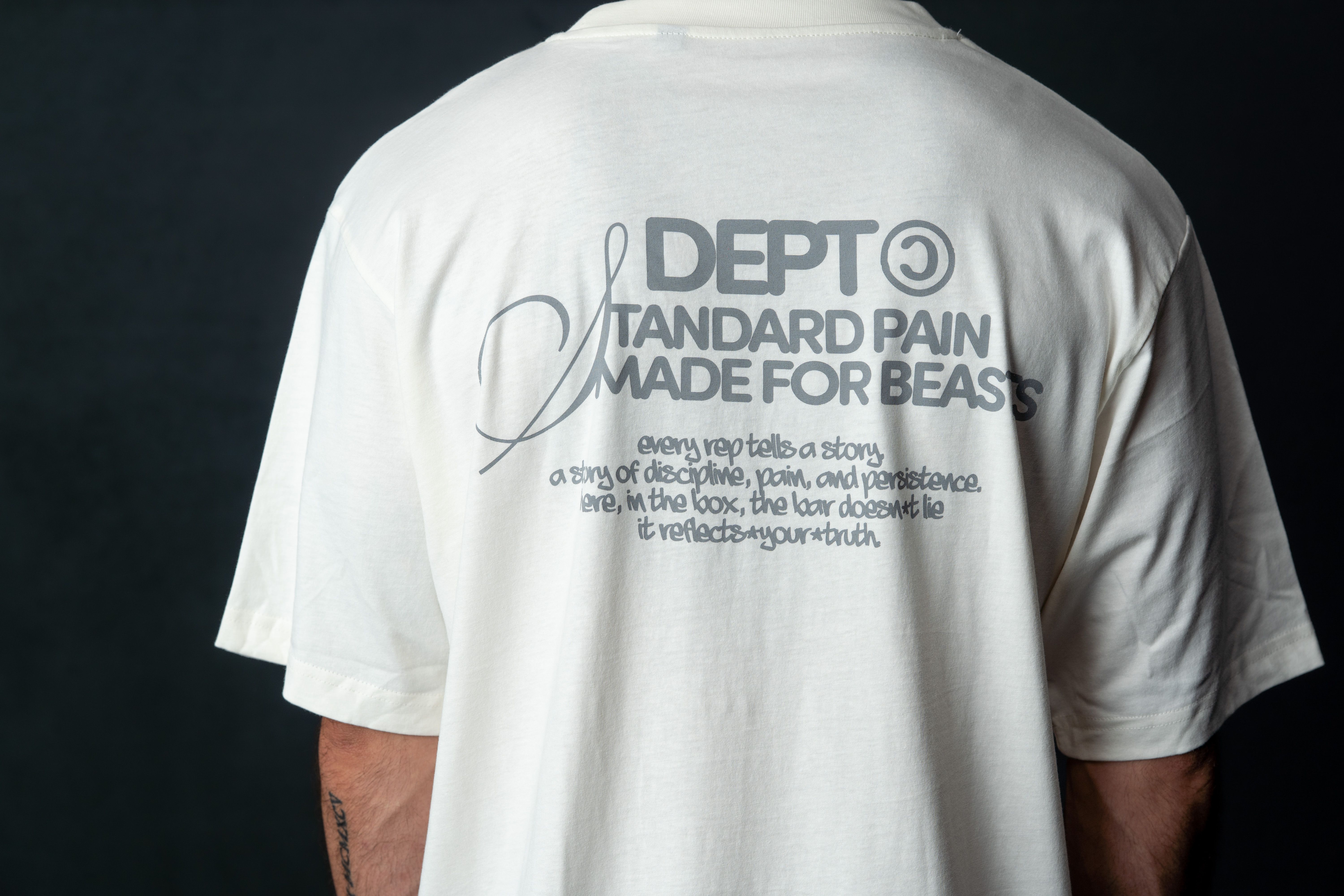 T-Shirt Made for Beasts Branca Costas Closeup