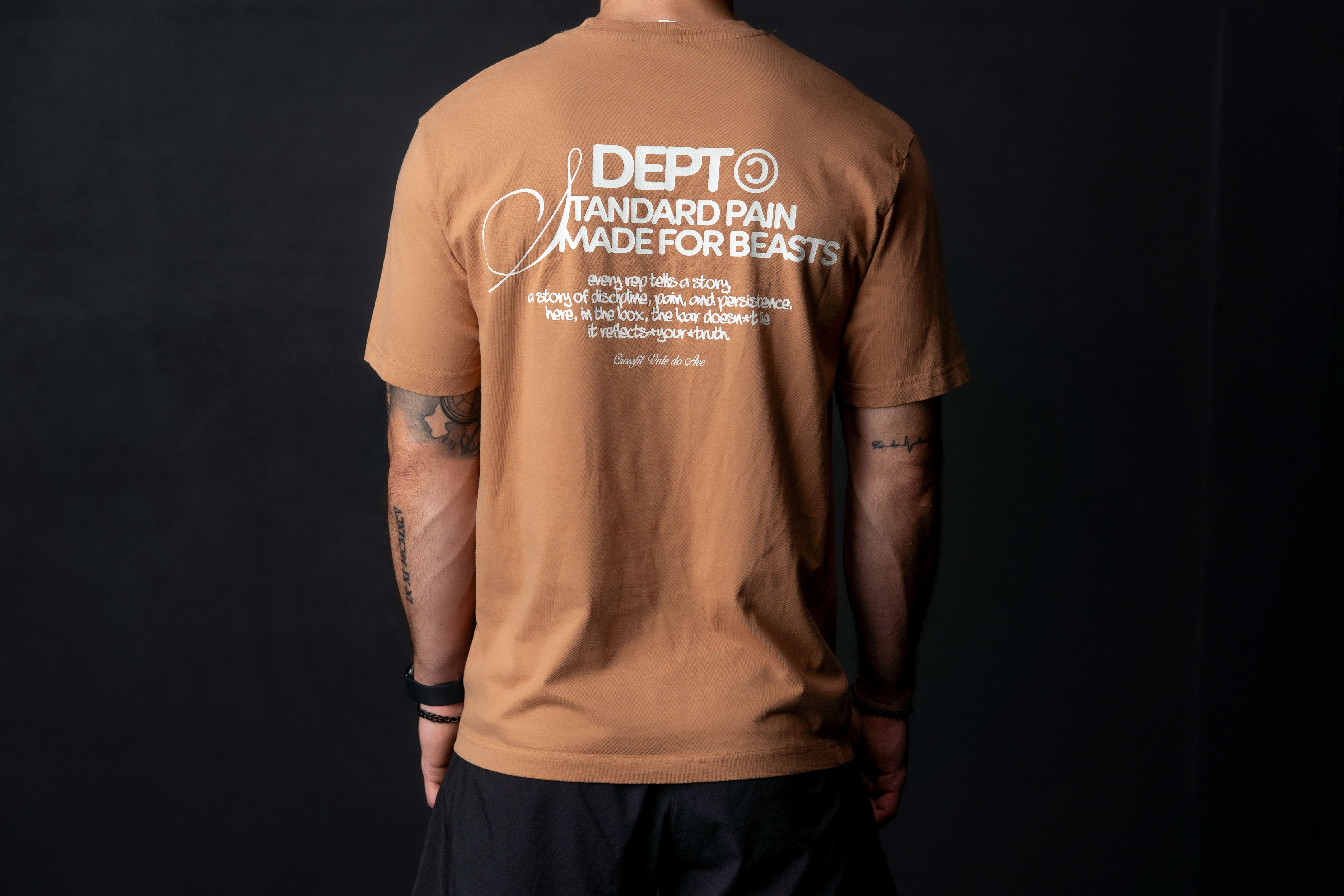 T-Shirt Made for Beasts Castanha Costas