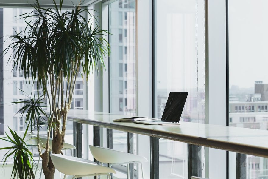 A high-intent Salesforce lead assigned to a rep at 10:06 a.m. with no task, no timer, and no follow-up until the prospect books with a faster competitor