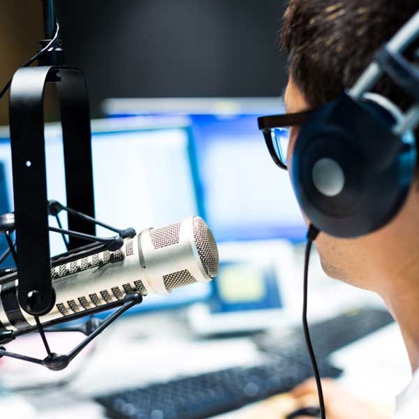 Agile renewal of a radio broadcasting system