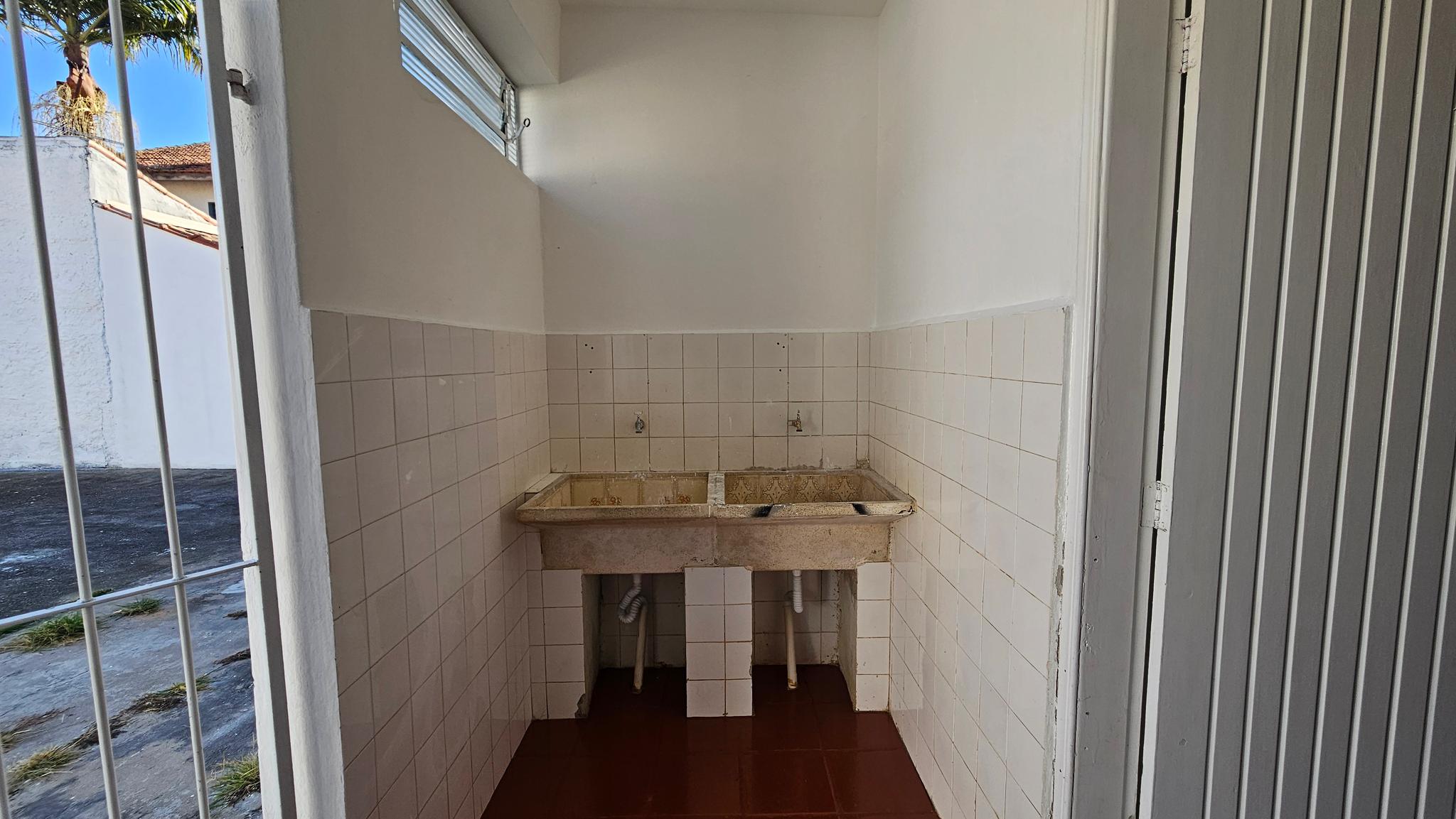 Casa Térrea no Centro com quintal - Miniatura 7