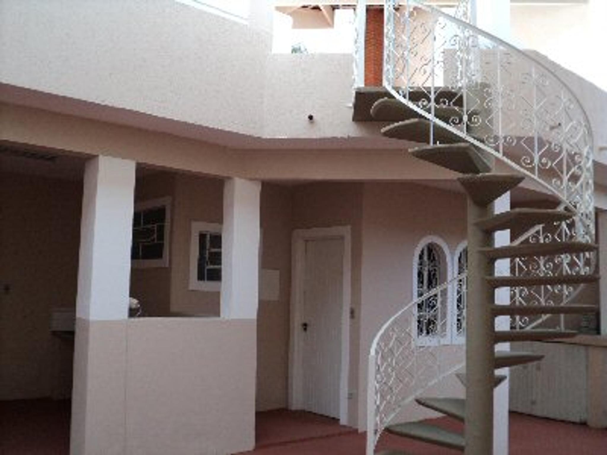 Sobrado tres dormitórios, com edícula- Bairro Itapema - Miniatura 5