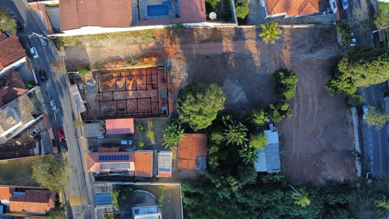 Ótima Área no centro