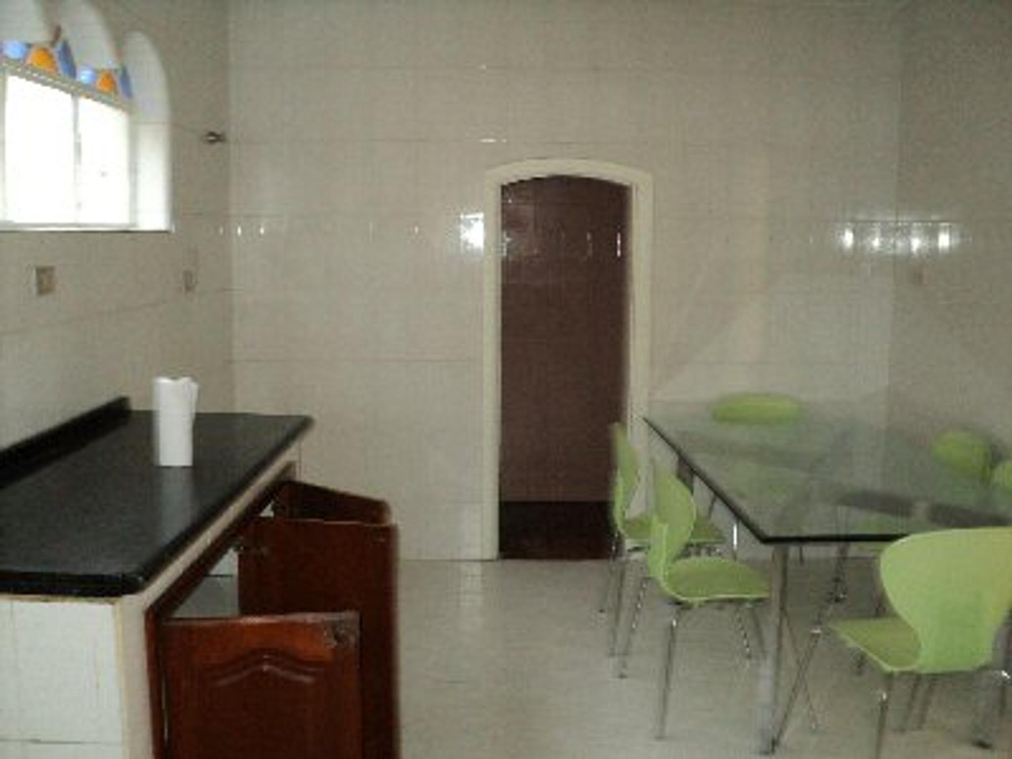 Sobrado tres dormitórios, com edícula- Bairro Itapema - Miniatura 9