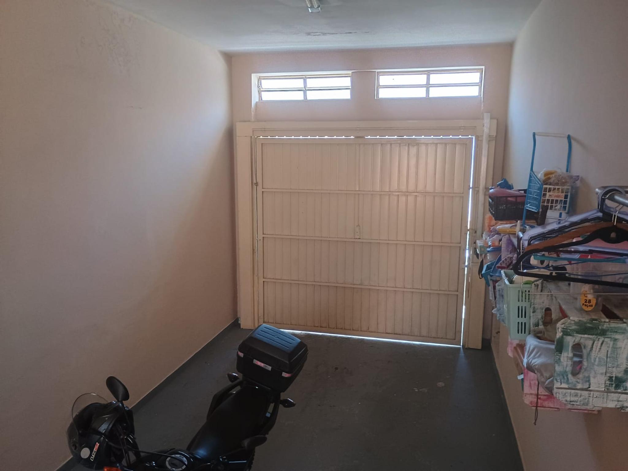 casa terrea com amplo terreno , no centro de Guararema, proximo a Igreja Matriz - Miniatura 13