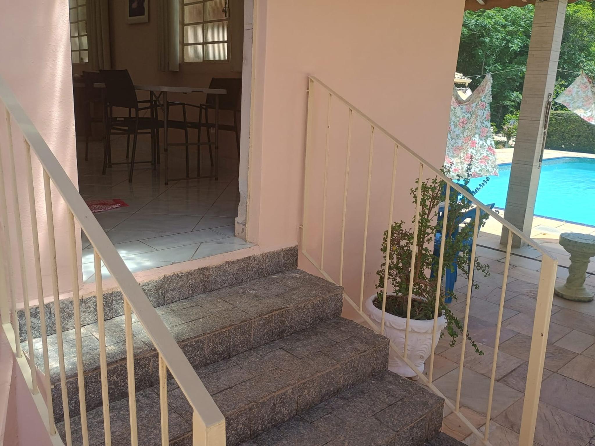 casa terrea com amplo terreno , no centro de Guararema, proximo a Igreja Matriz - Miniatura 12