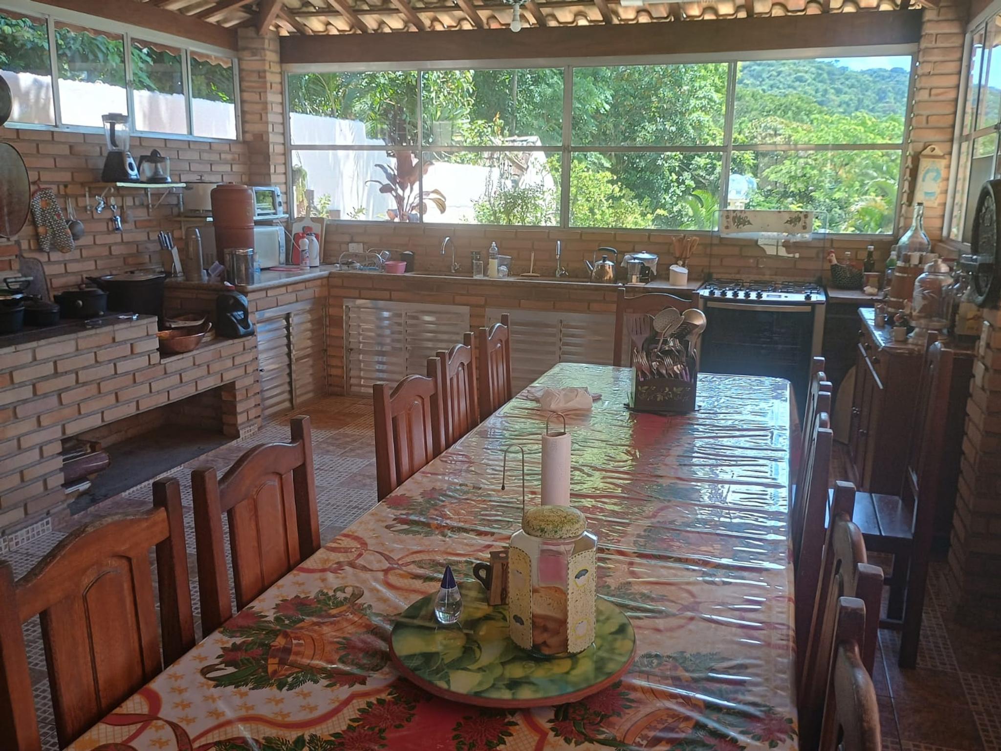 casa terrea com amplo terreno , no centro de Guararema, proximo a Igreja Matriz - Miniatura 7
