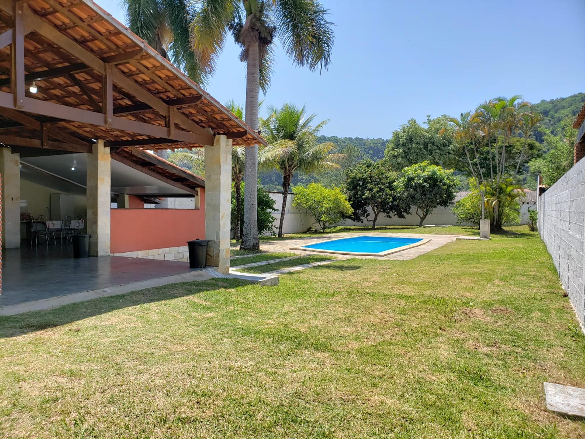 Casa com piscina Estância