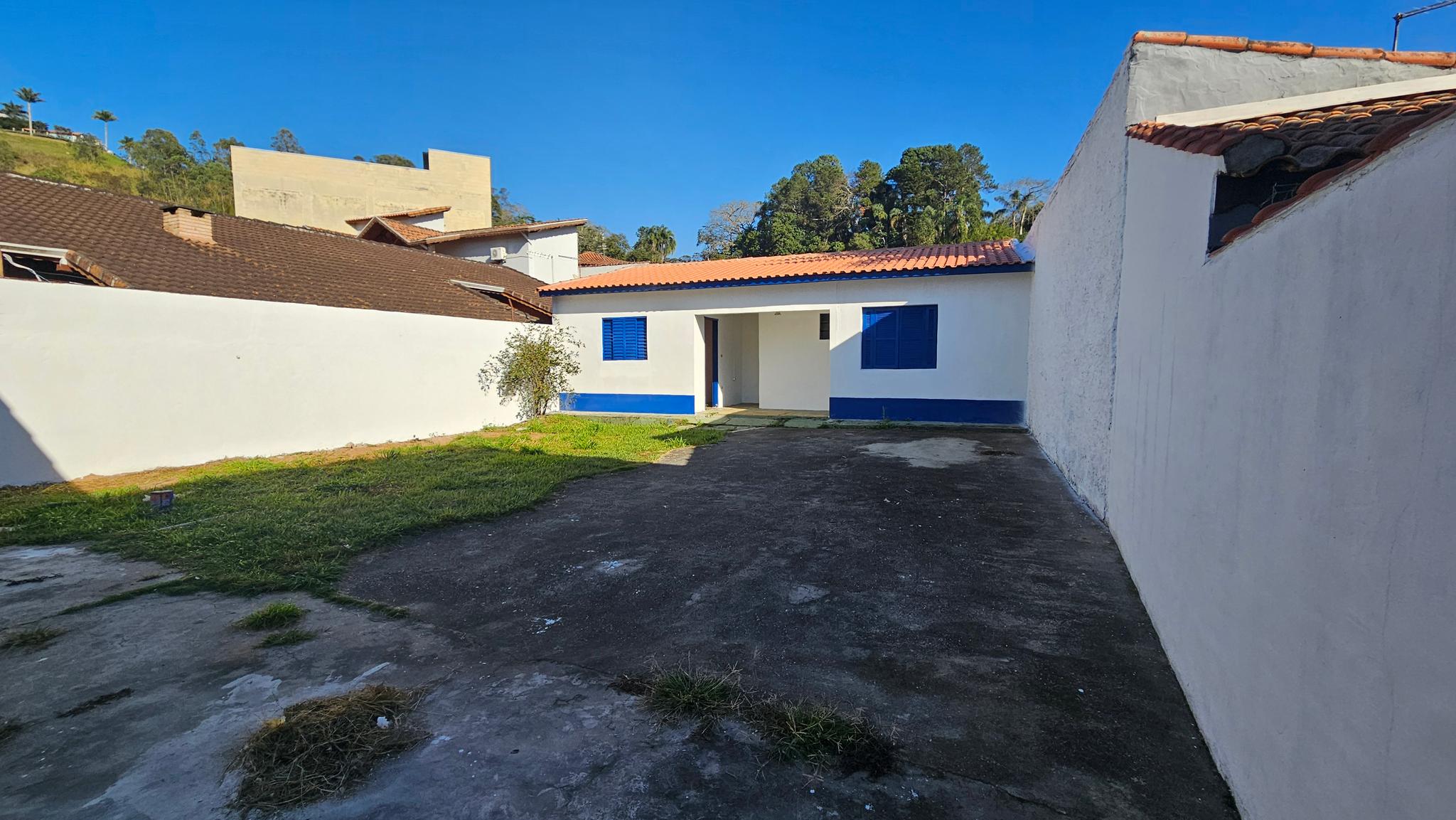 Casa Térrea no Centro com quintal - Miniatura 8