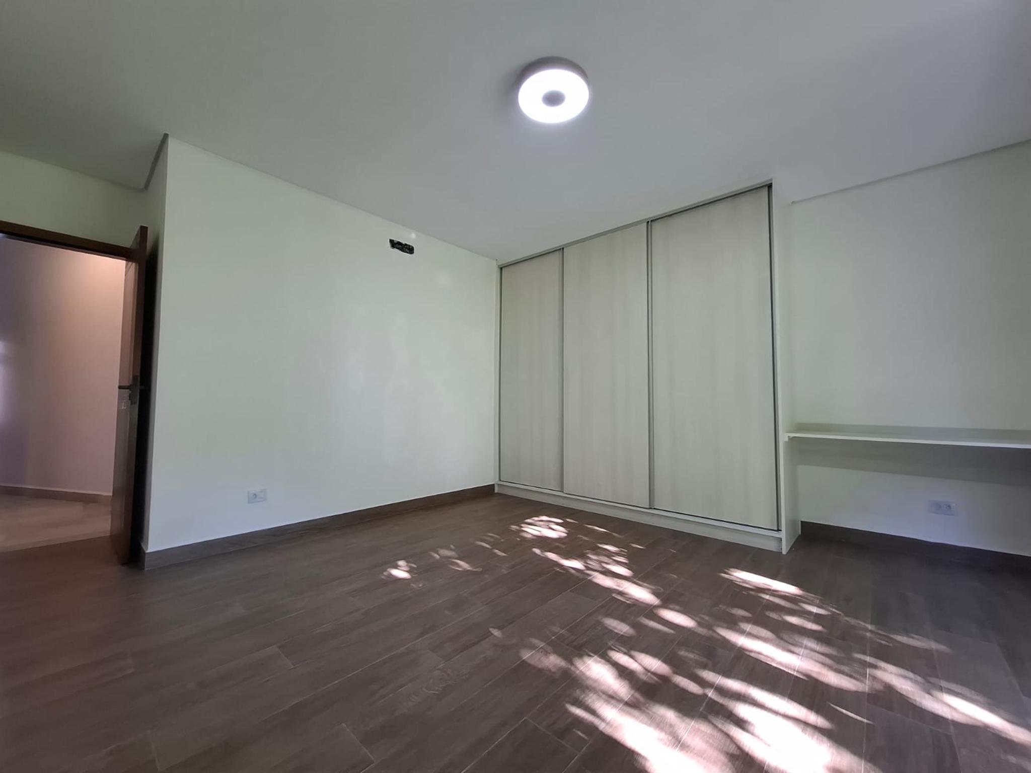 Casa Alto Padrão Condomínio Alpes - Miniatura 4
